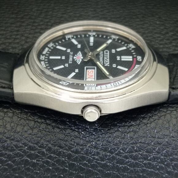 Vintage 1991 Citizen Automatic Mens Silver Watch W/daydate & Red accents - Picture 5 of 10